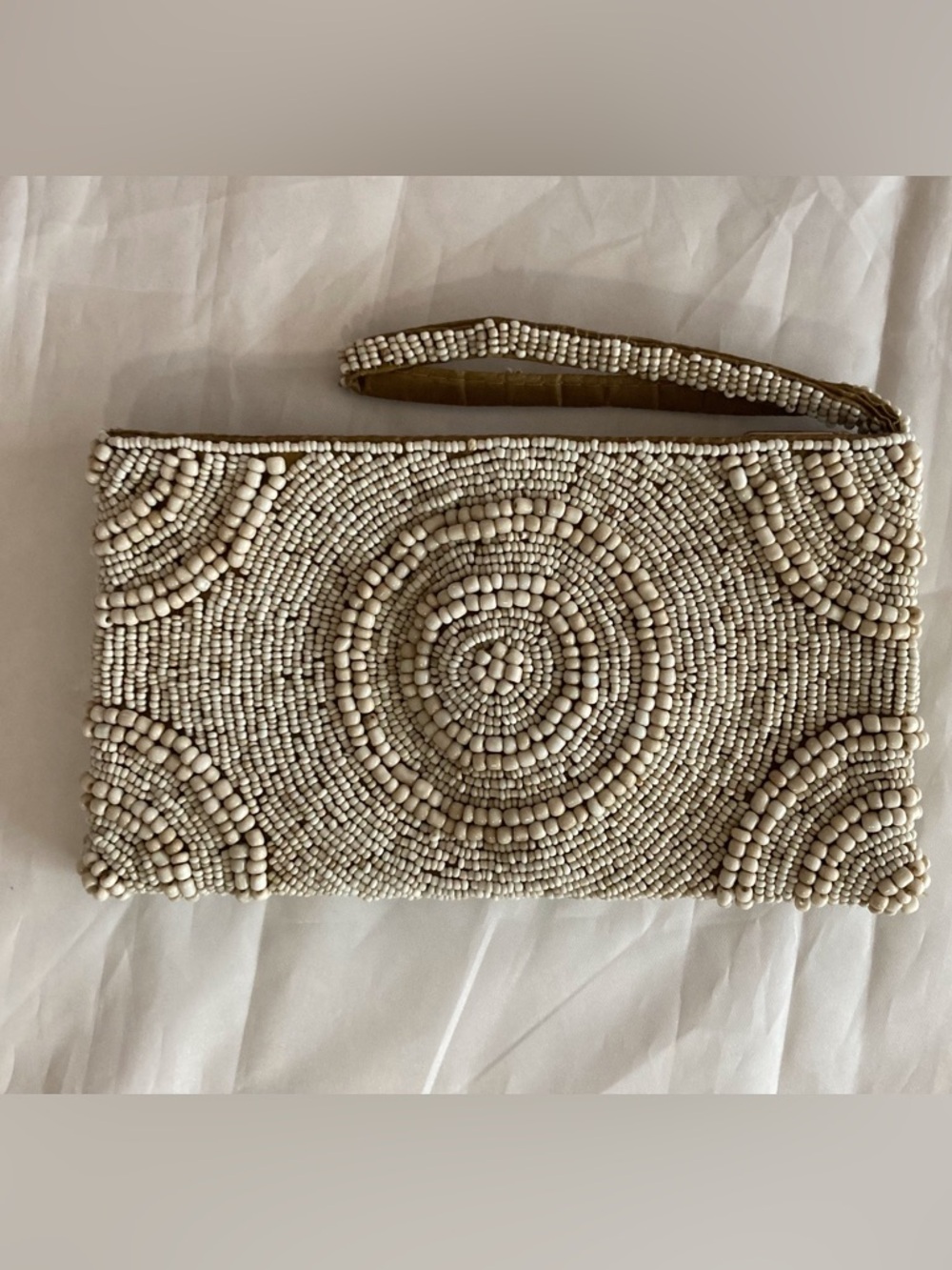 Tommy Bahama BoHo Ivory Glass Hand Beaded Wristlet ,Belgian Satin Liner LikeNew - Picture 2 of 6
